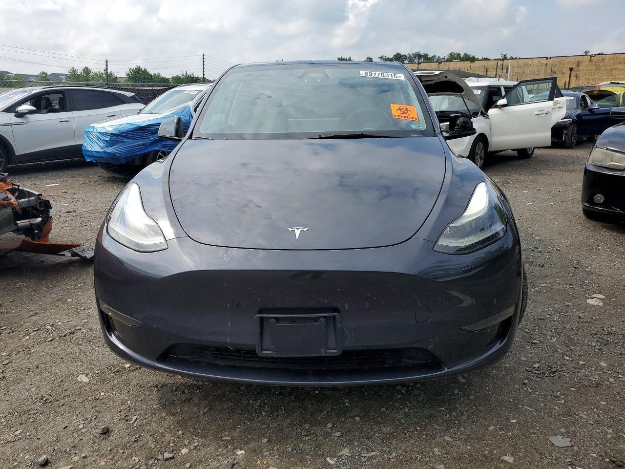 2024 Tesla Model Y - Фото 5