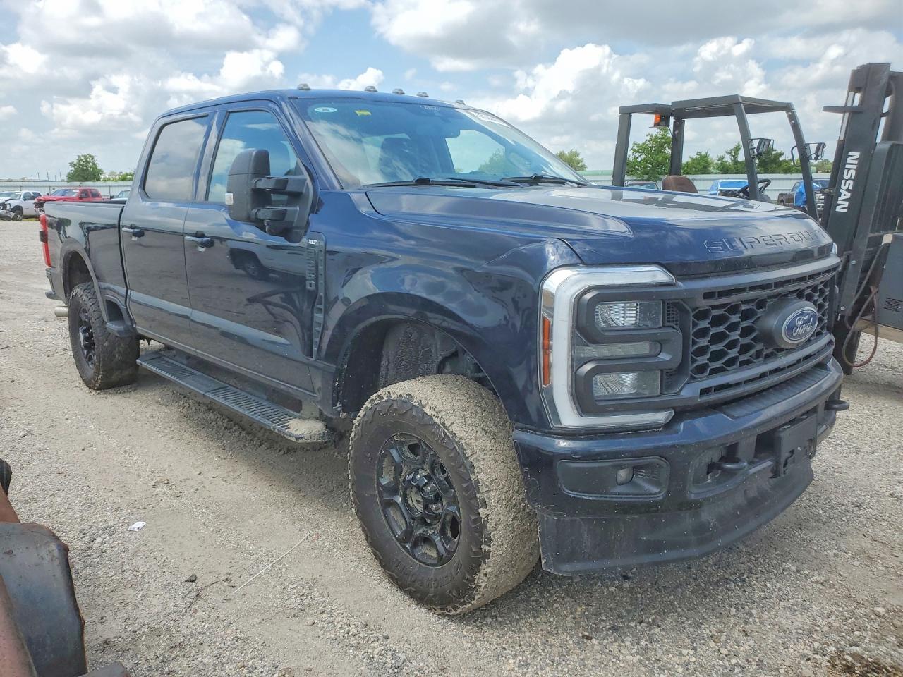 2024 Ford F250 Super Duty - Фото 4