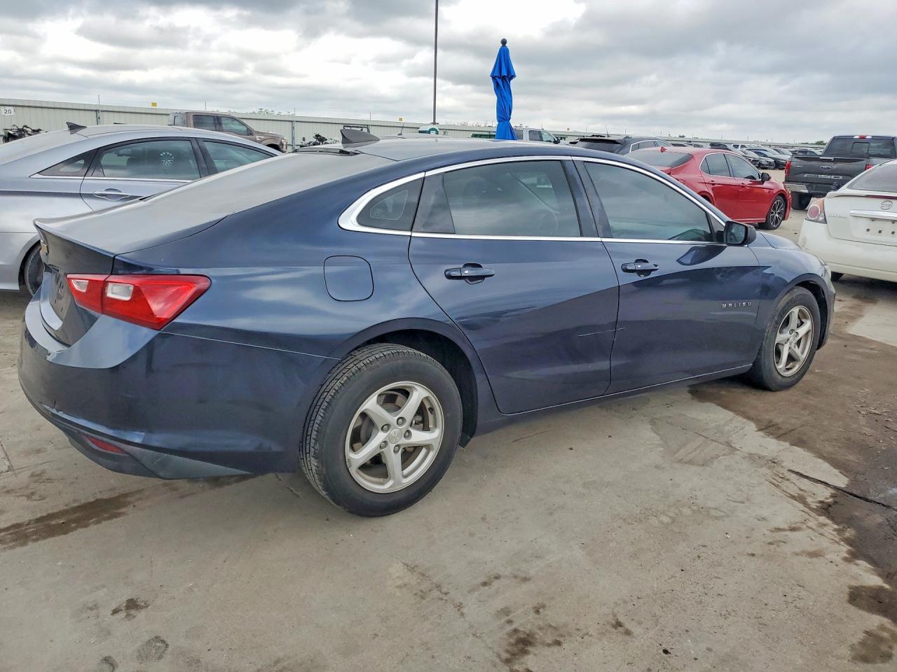 2016 Chevrolet Malibu Ls - Фото 3