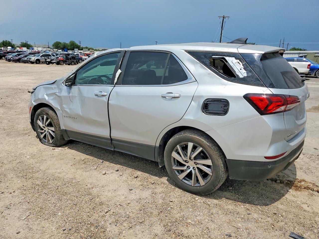 2022 Chevrolet Equinox Lt - Image 2