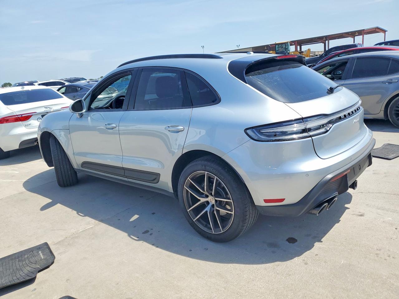 2025 Porsche Macan Base - Фото 2