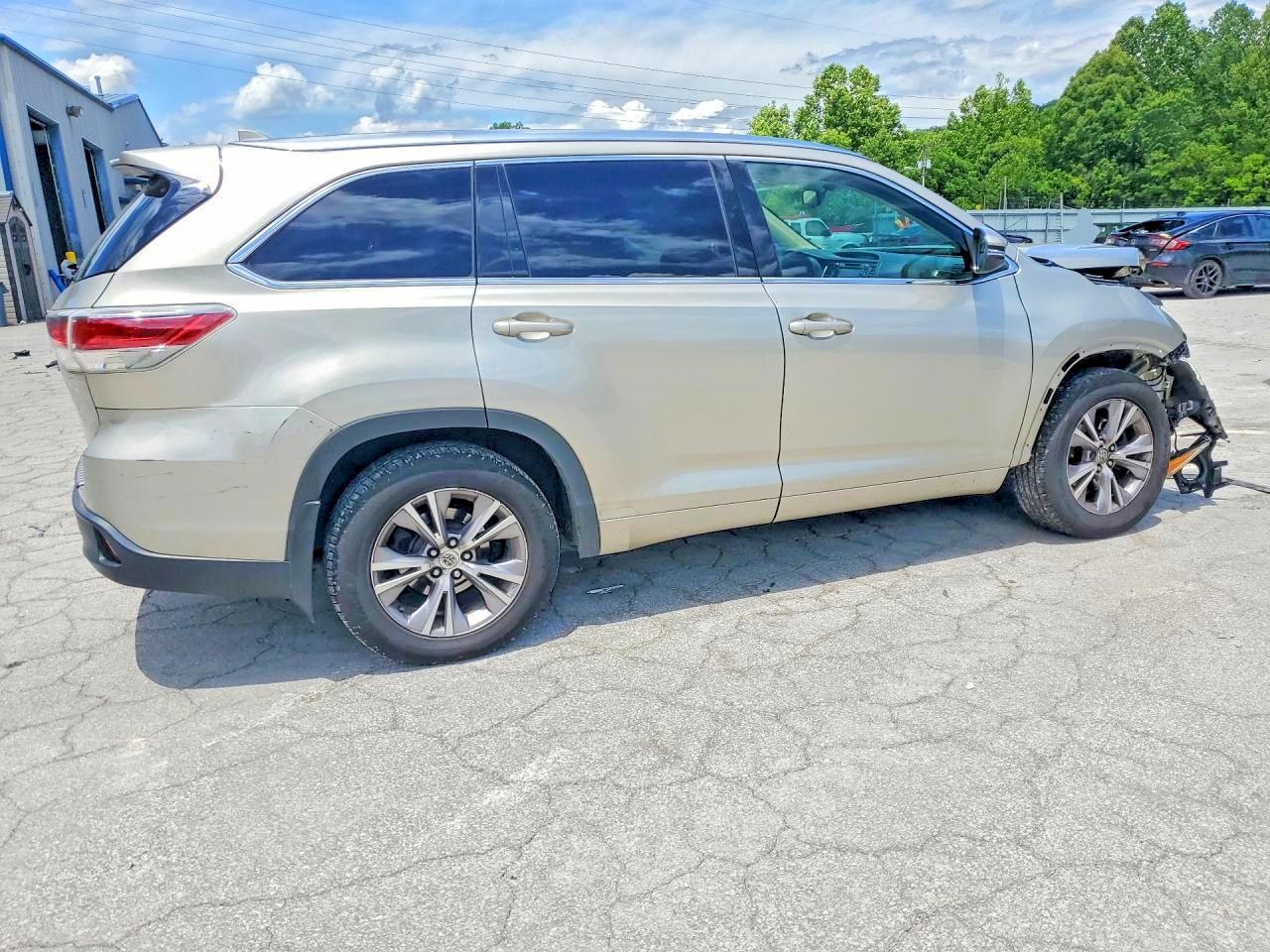 2015 Toyota Highlander Xle - Фото 3