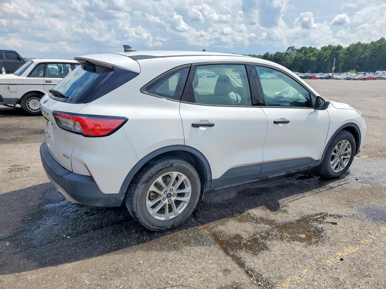 2020 Ford Escape S - Фото 3