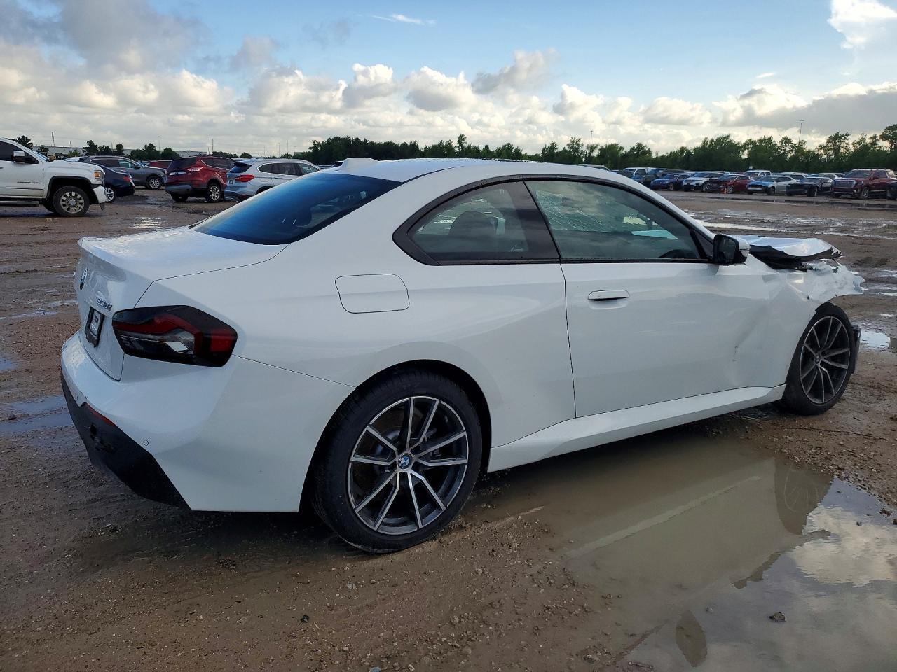 2026 BMW 230Xi - Image 3