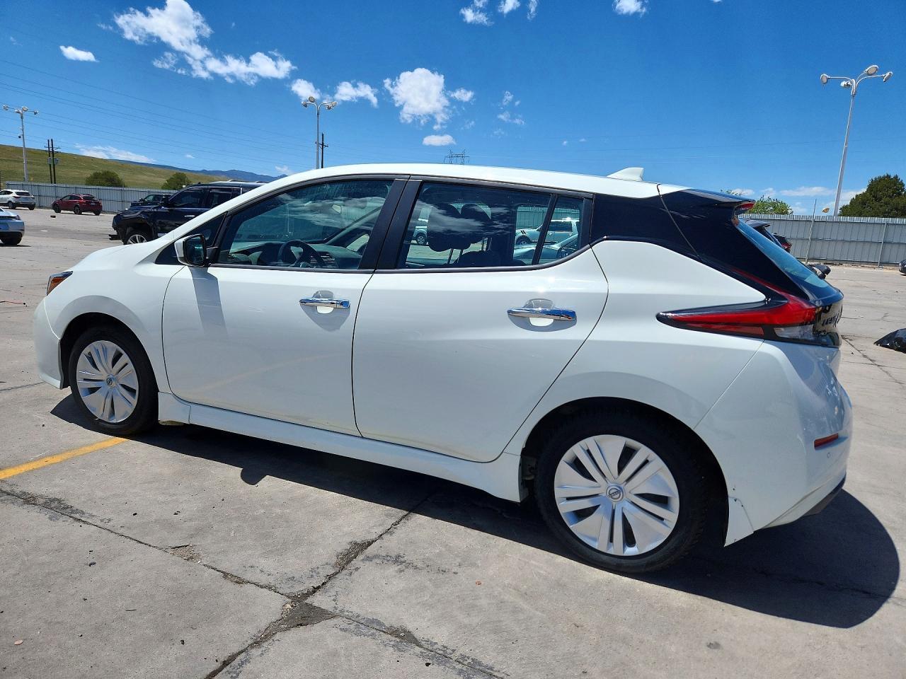 2025 Nissan Leaf S - Фото 2
