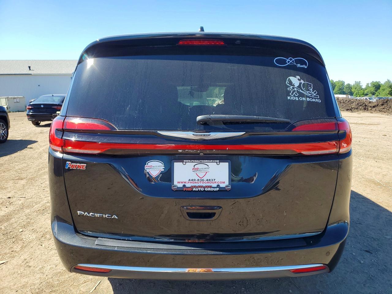 2021 Chrysler Pacifica Touring - Фото 6
