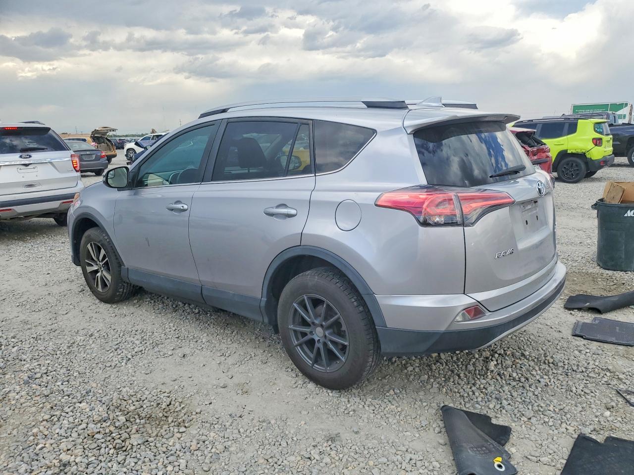 2017 Toyota Rav4 Xle - Фото 2
