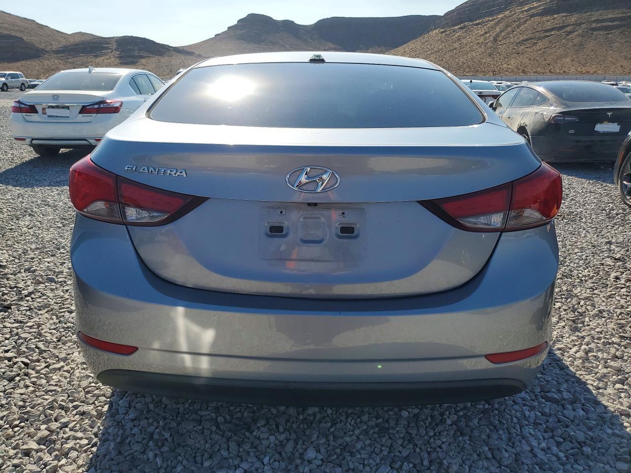 2016 Hyundai Elantra Se - Фото 6
