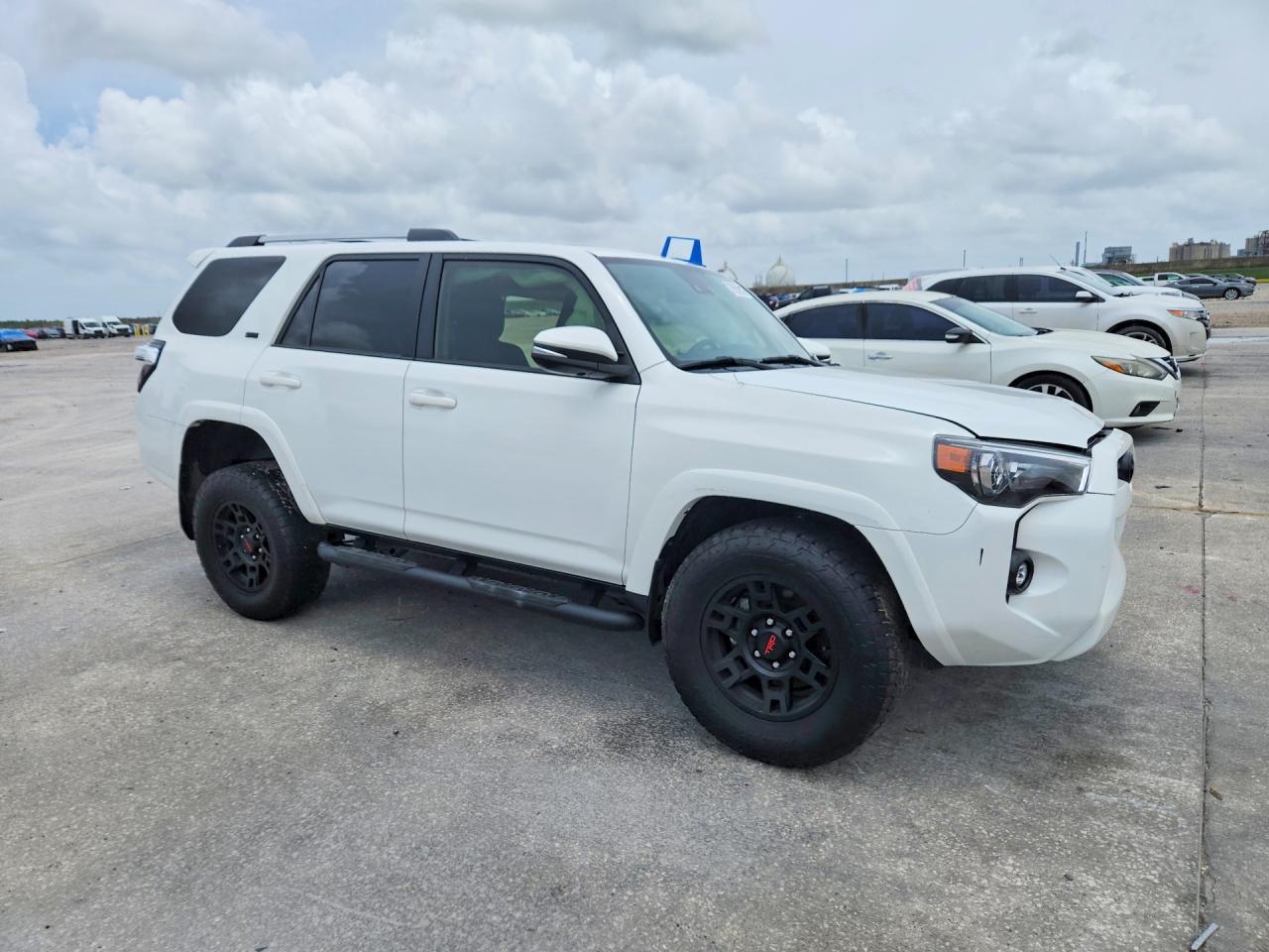 2023 Toyota 4Runner Sr5 Premium - Image 4