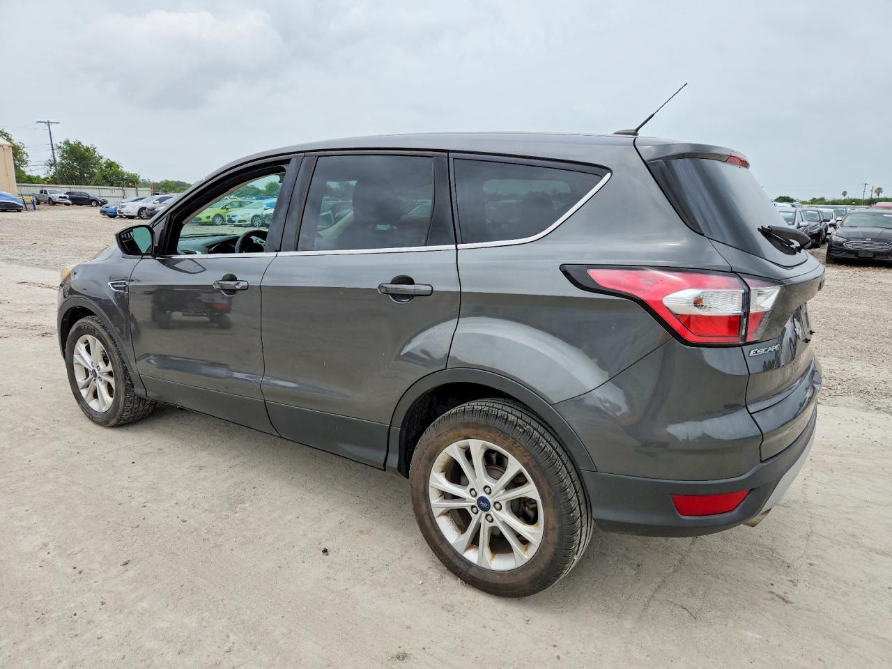 2017 Ford Escape Se - Фото 2