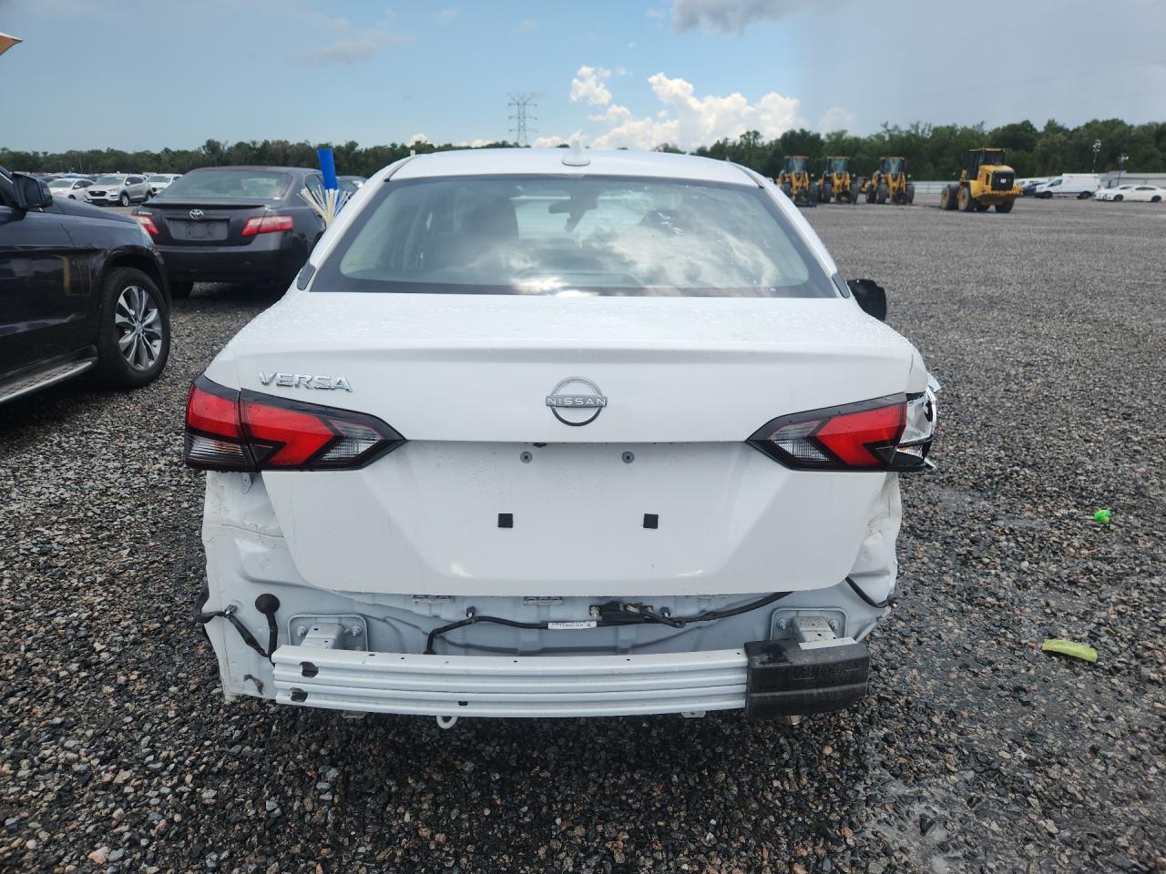 2025 Nissan Versa Sv - Image 6