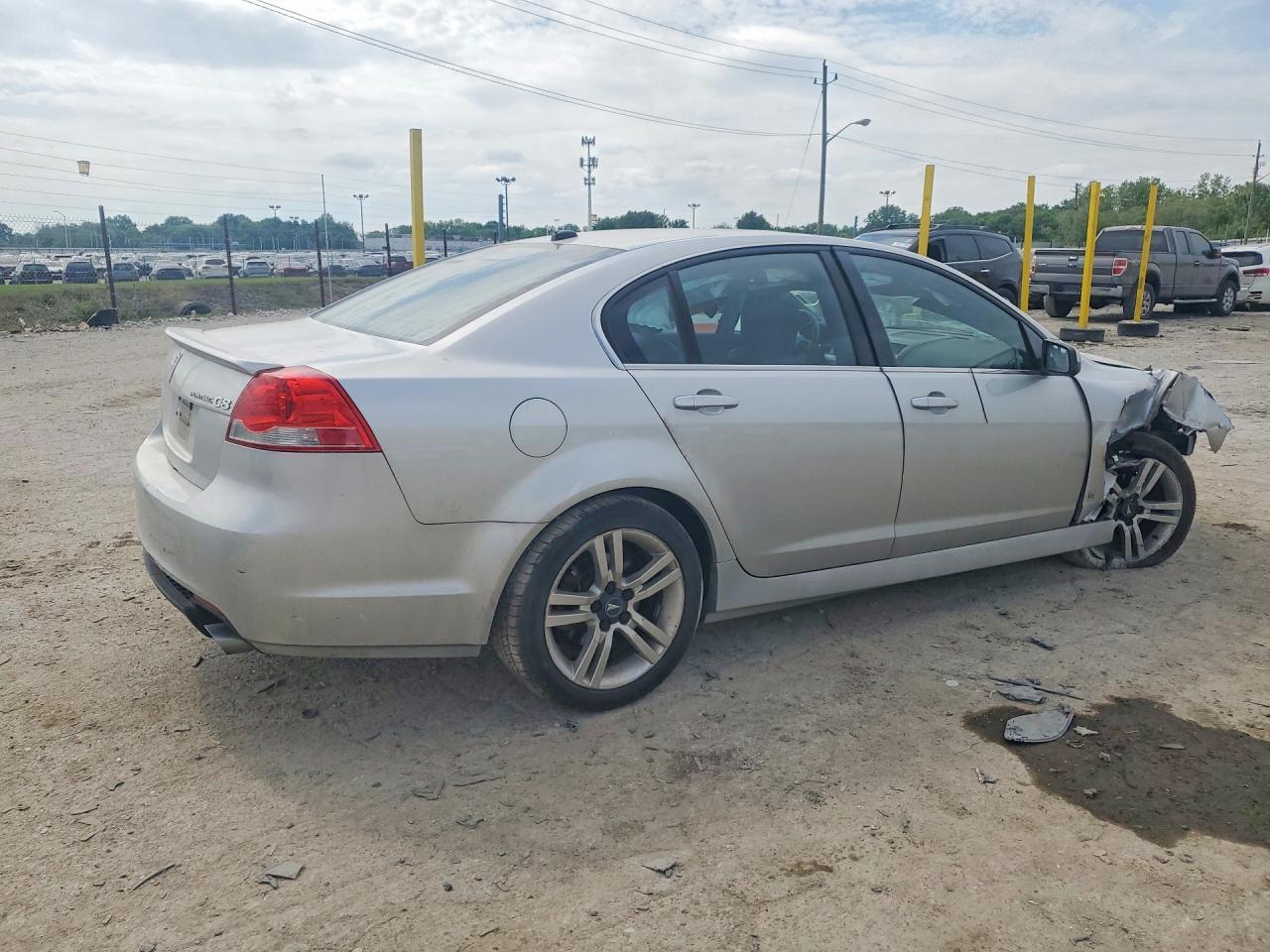 2009 Pontiac G8 - Image 3