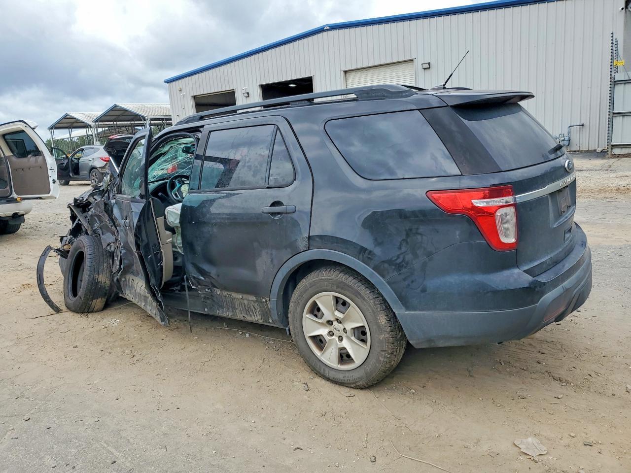 2014 Ford Explorer - Image 2