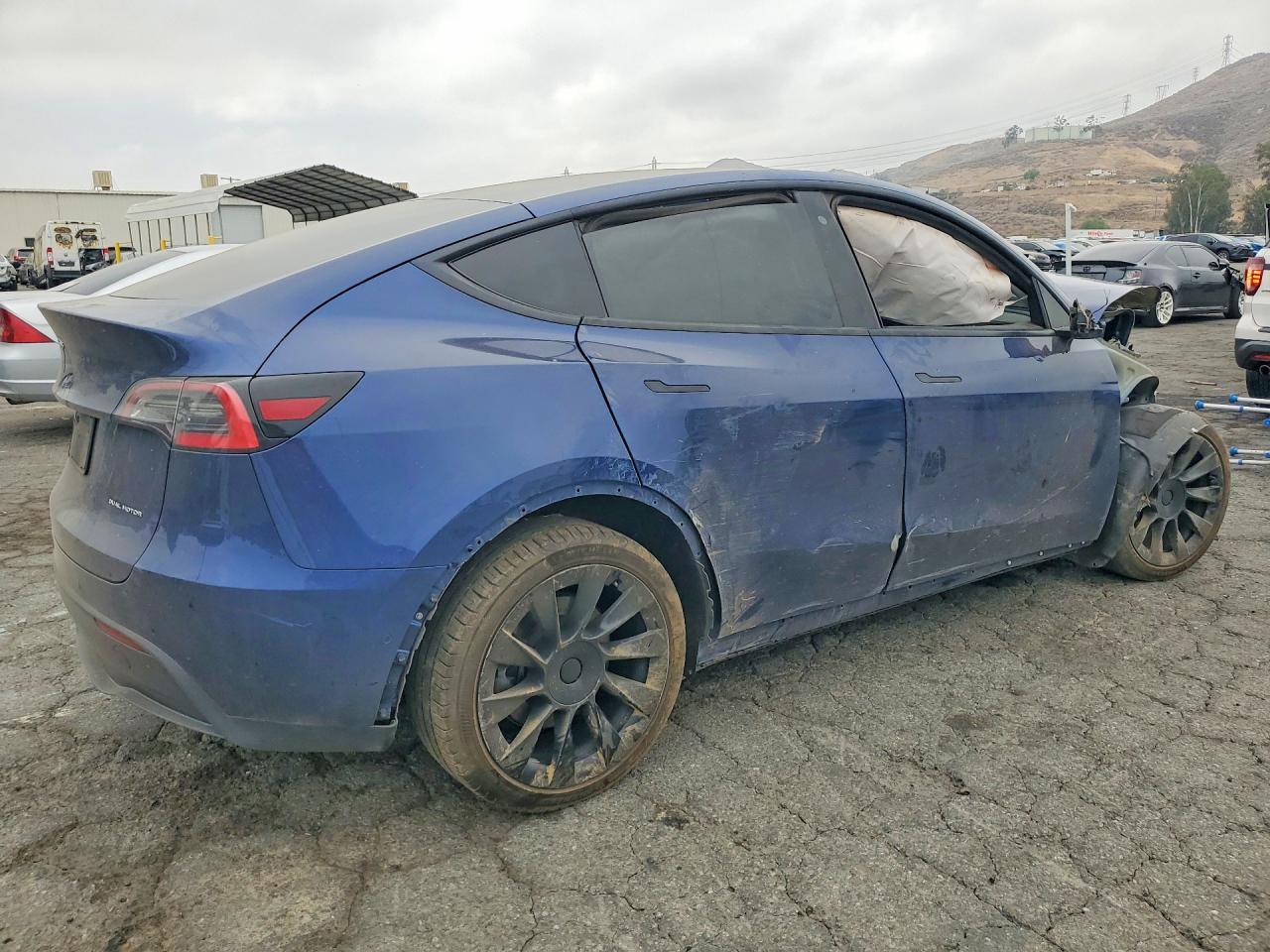 2020 Tesla Model Y - Фото 3