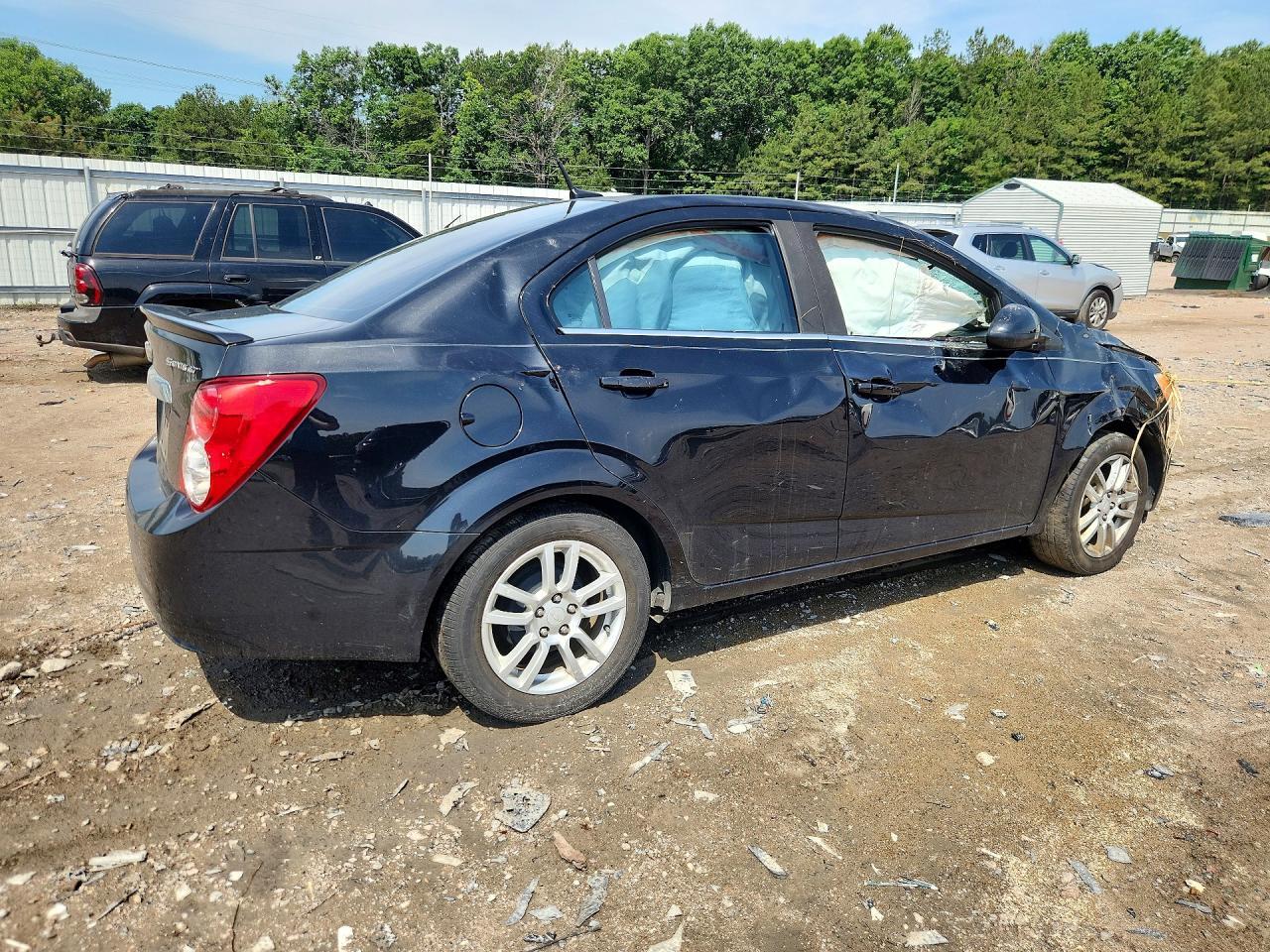 2014 Chevrolet Sonic Lt - Image 3