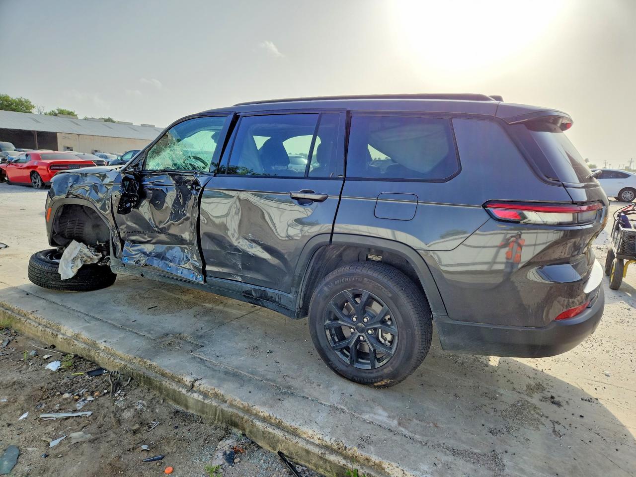 2025 Jeep Grand Cherokee L Laredo - Image 2