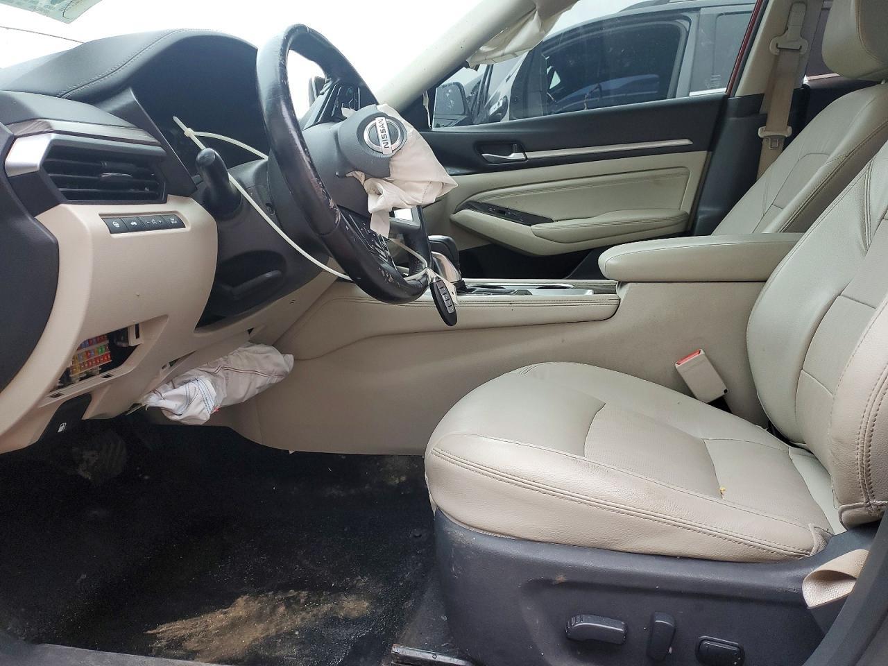 2020 Nissan Altima Platinum - Image 7