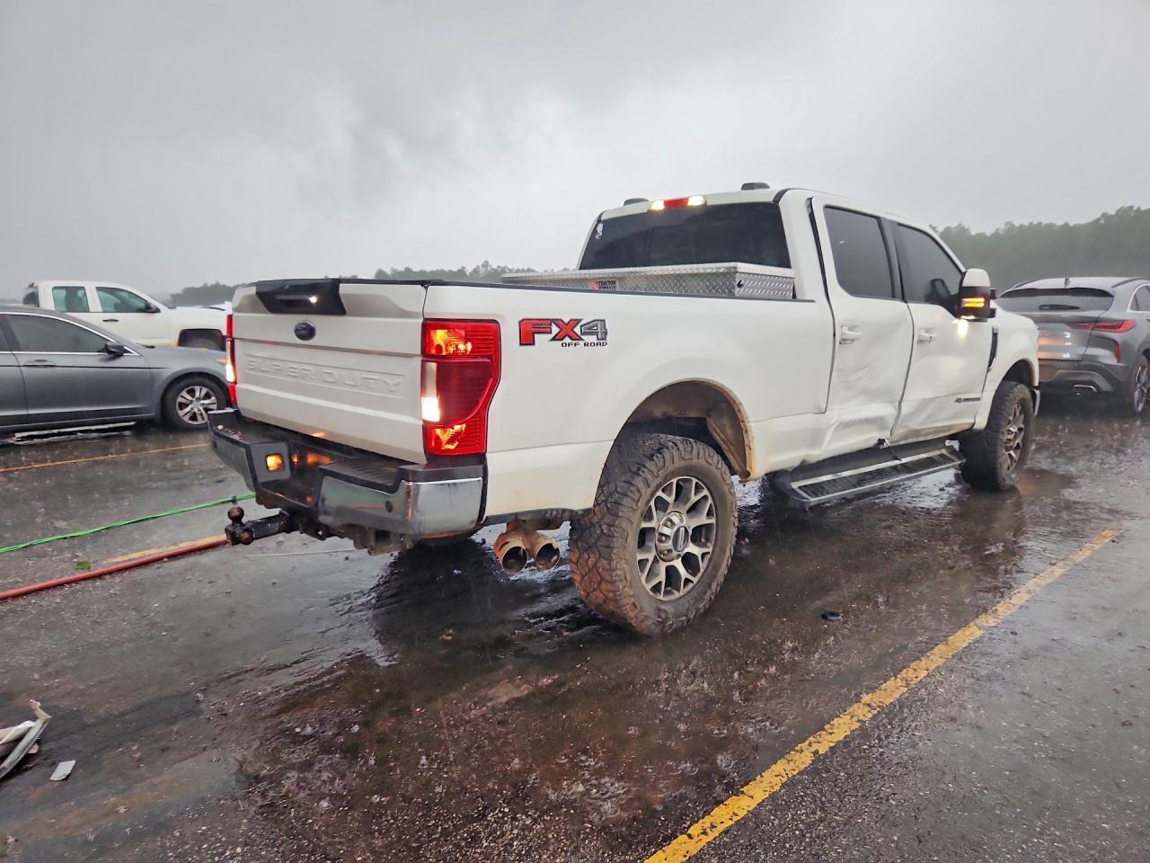 2021 Ford F250 Super Duty - Image 3