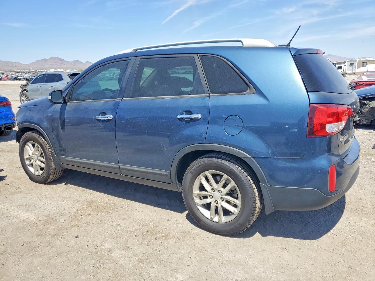 2015 Kia Sorento Lx - Image 2