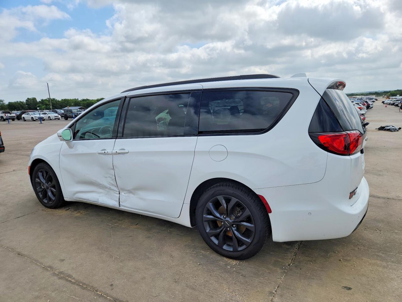 2020 Chrysler Pacifica Limited - Фото 2