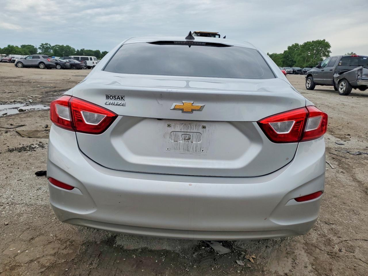 2018 Chevrolet Cruze Ls - Фото 6
