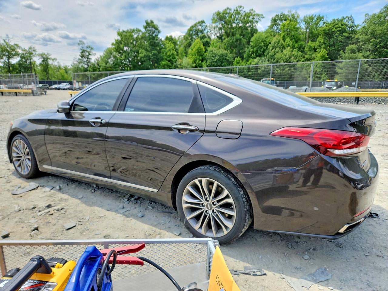 2015 Hyundai Genesis 3.8L - Image 2