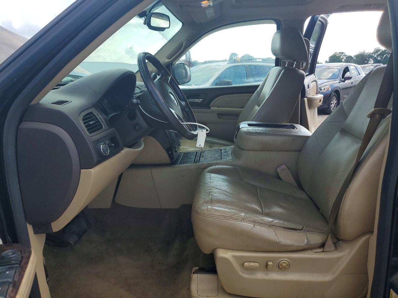 2010 GMC Yukon Denali - Image 7