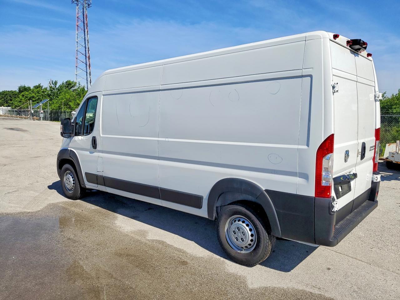 2025 Ram Promaster 2500 Delivery Van - Фото 2