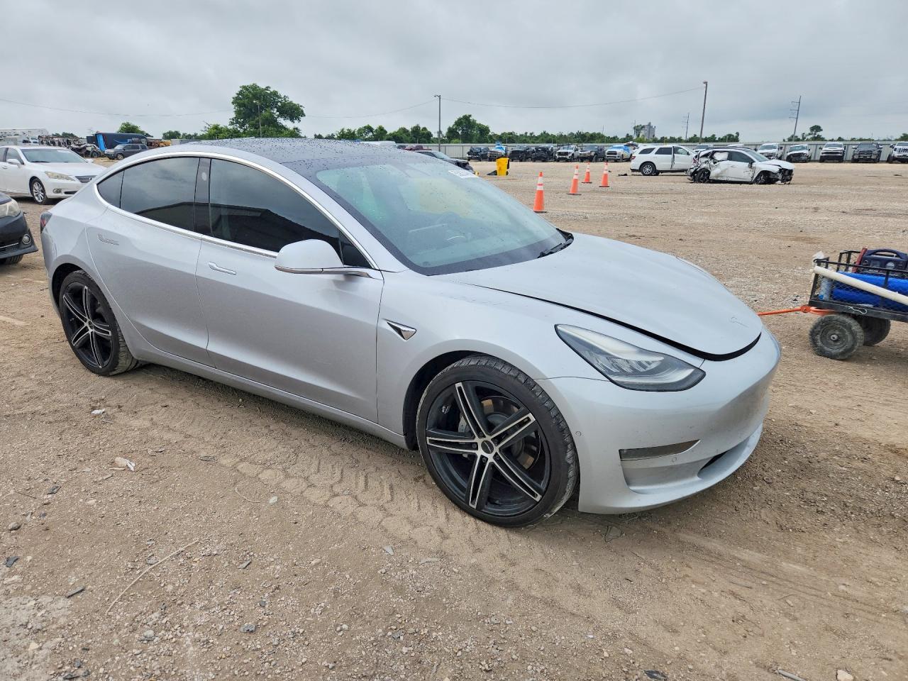 2018 Tesla Model 3 - Image 4