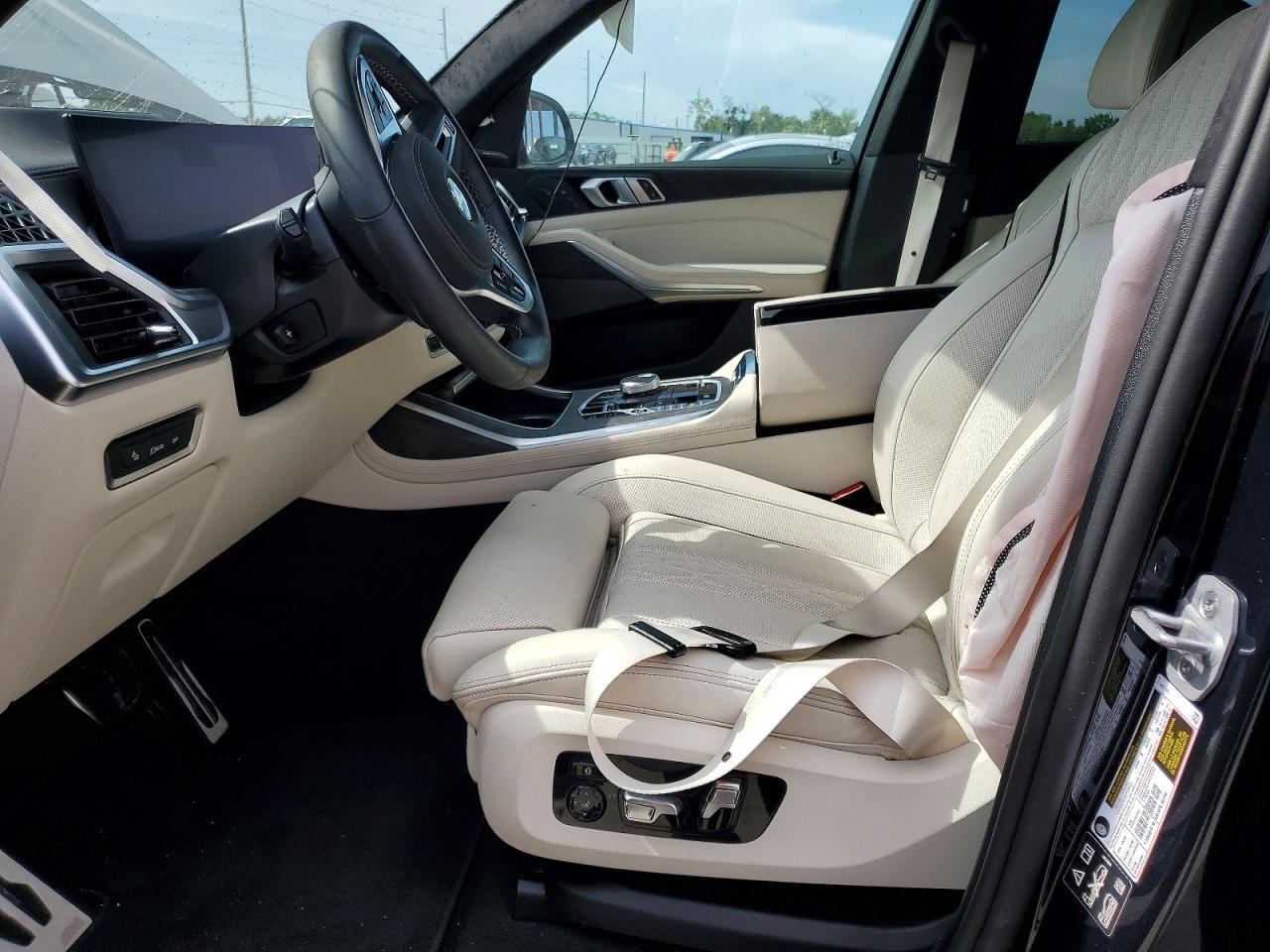 2025 BMW X7 M60I - Фото 7
