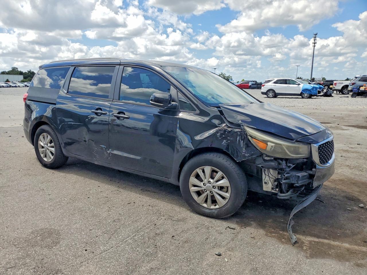 2015 Kia Sedona Lx - Image 4
