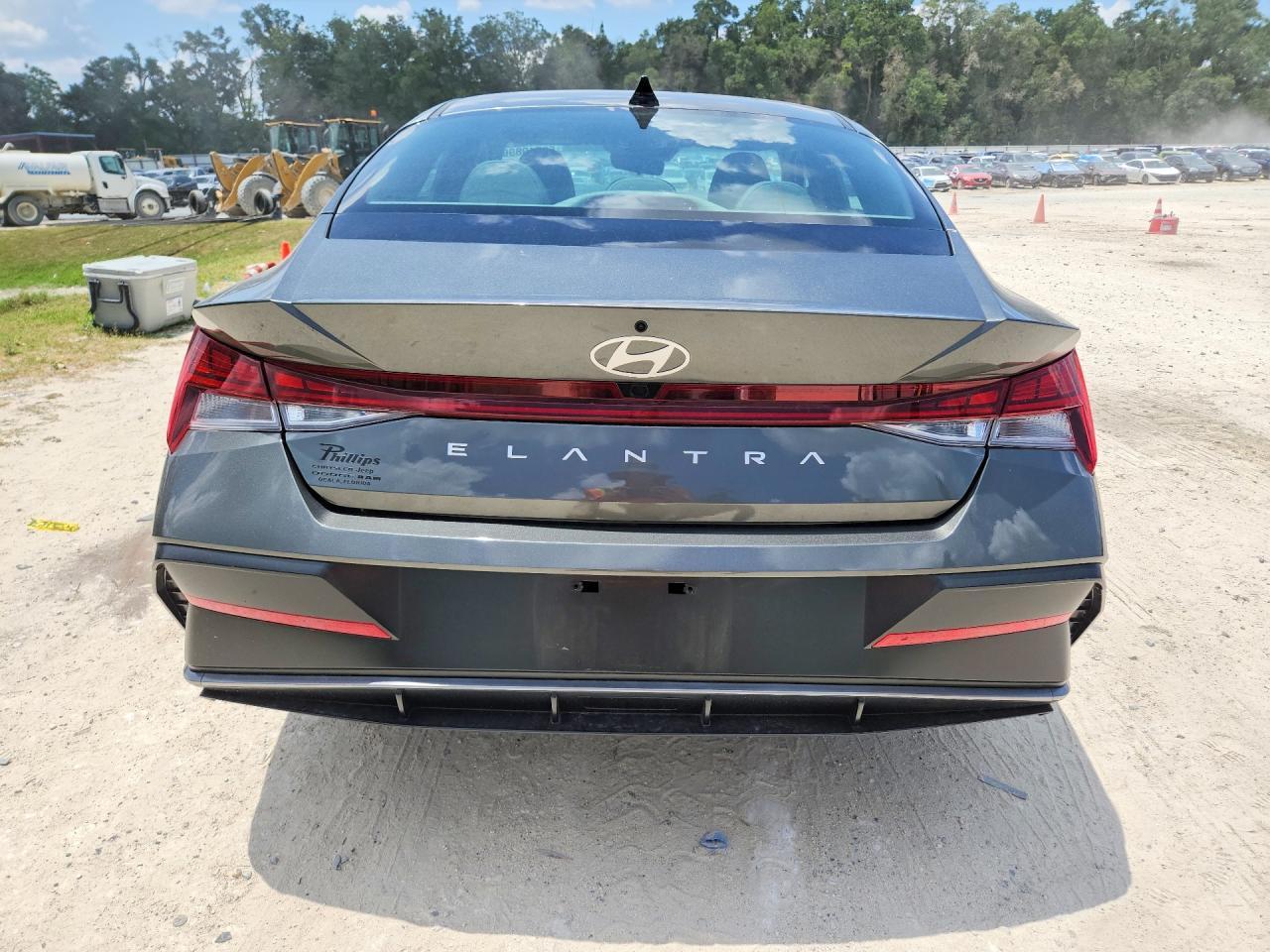 2025 Hyundai Elantra Sel - Фото 6