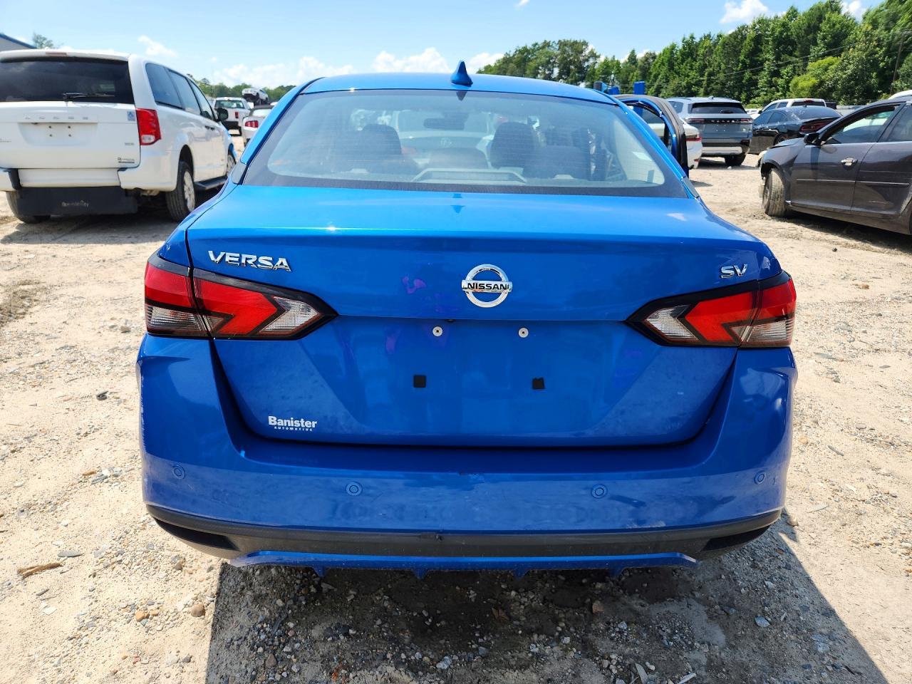 2021 Nissan Versa Sv - Image 6