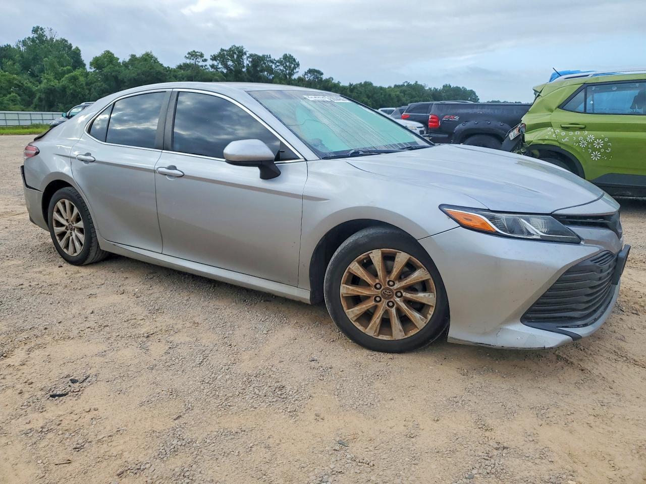 2019 Toyota Camry Le - Image 4