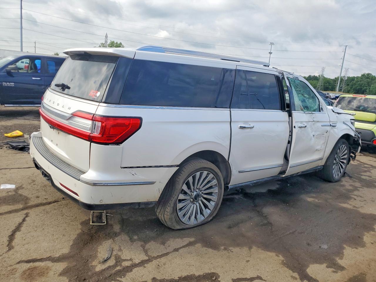 2019 Lincoln Navigator L Reserve - Фото 3