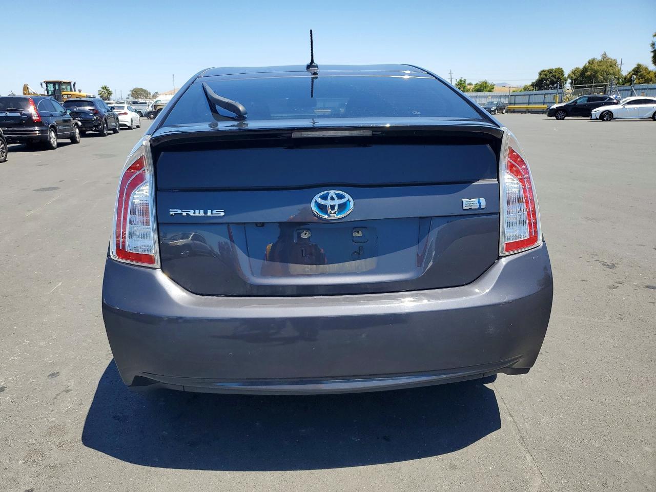 2014 Toyota Prius Three - Фото 6