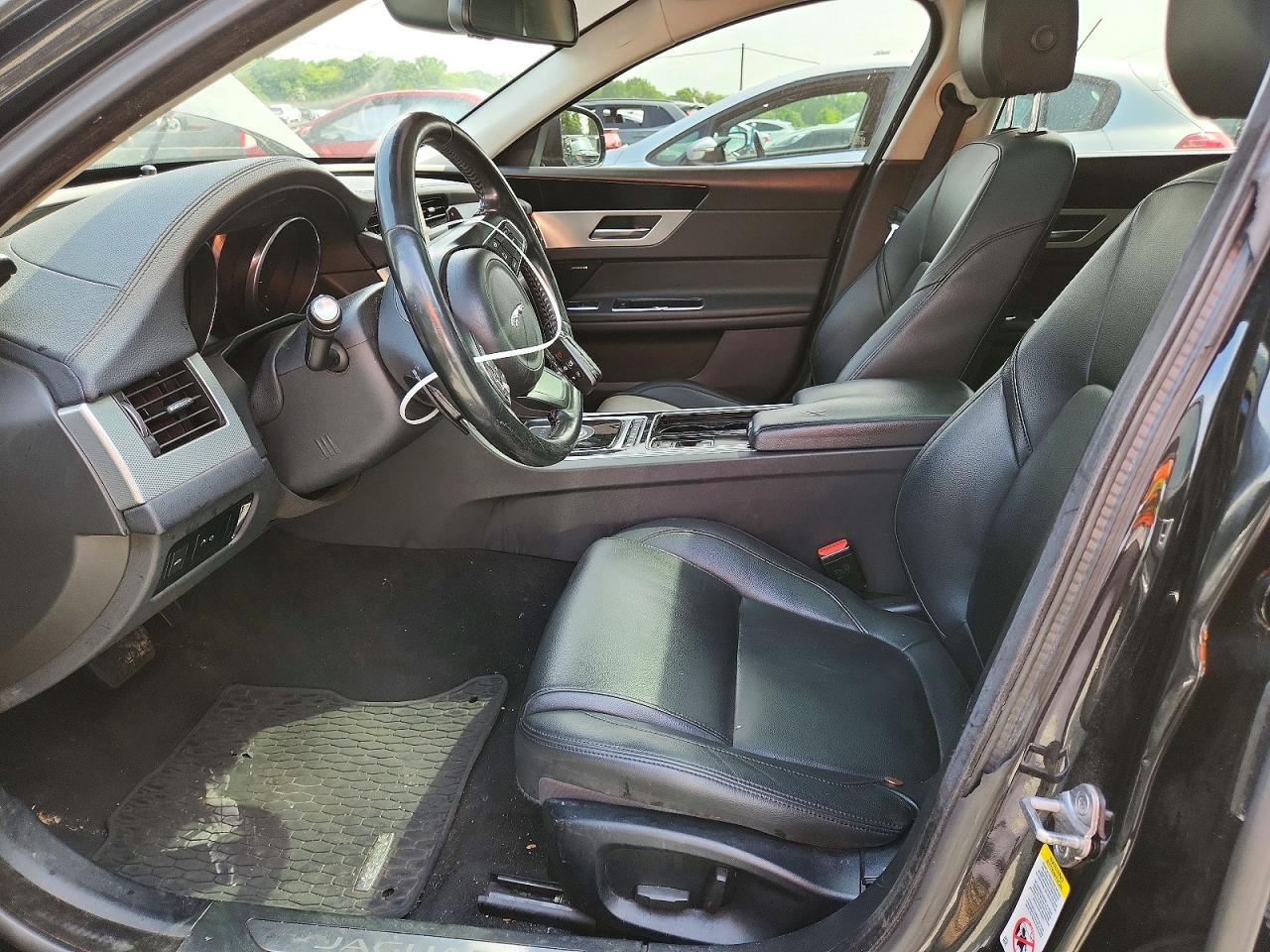 2017 Jaguar Xf Premium - Image 7