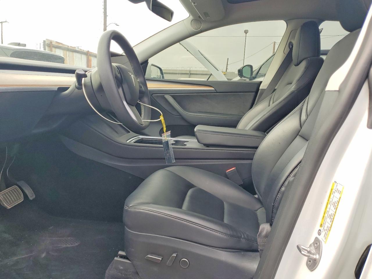 2023 Tesla Model Y - Image 7