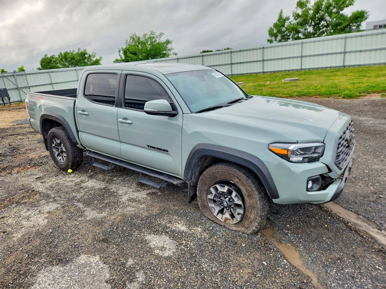 2022 Toyota Tacoma Trd Off-Road - Image 4