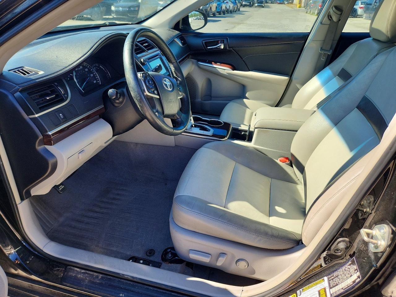 2014 Toyota Camry Xle - Image 7