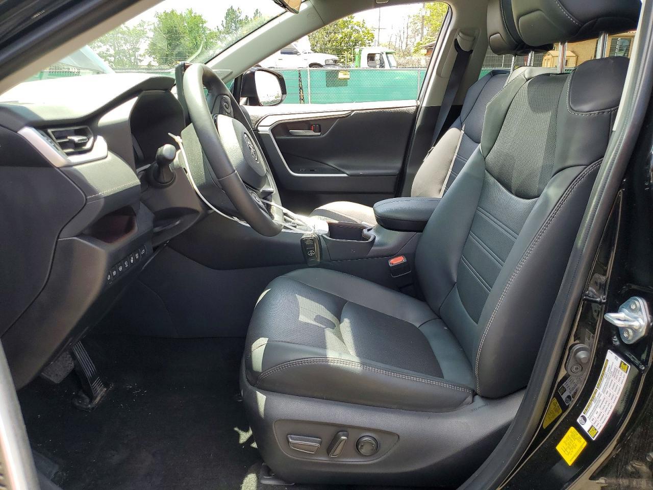 2025 Toyota Rav4 - Фото 7