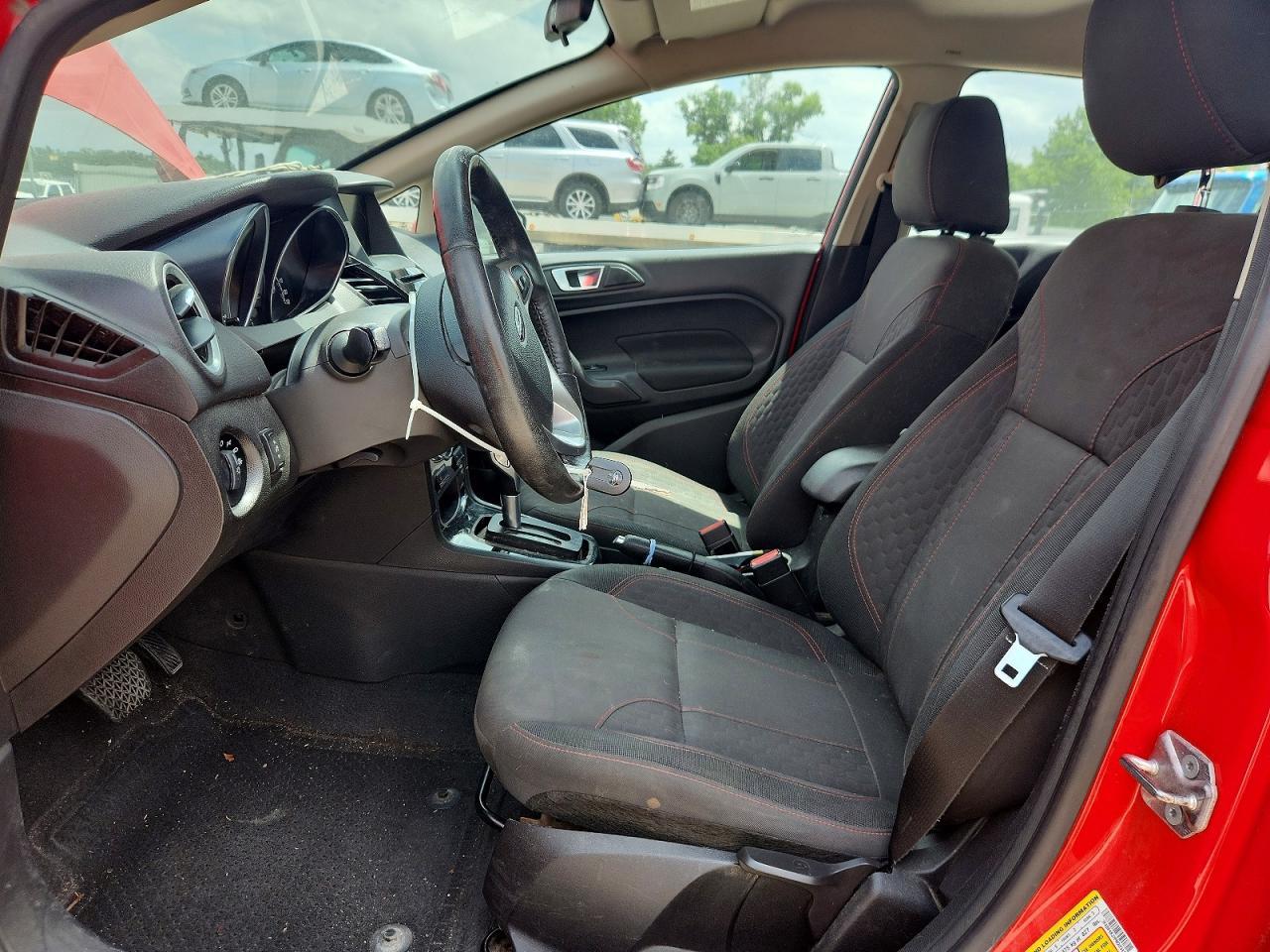 2015 Ford Fiesta Se - Фото 7
