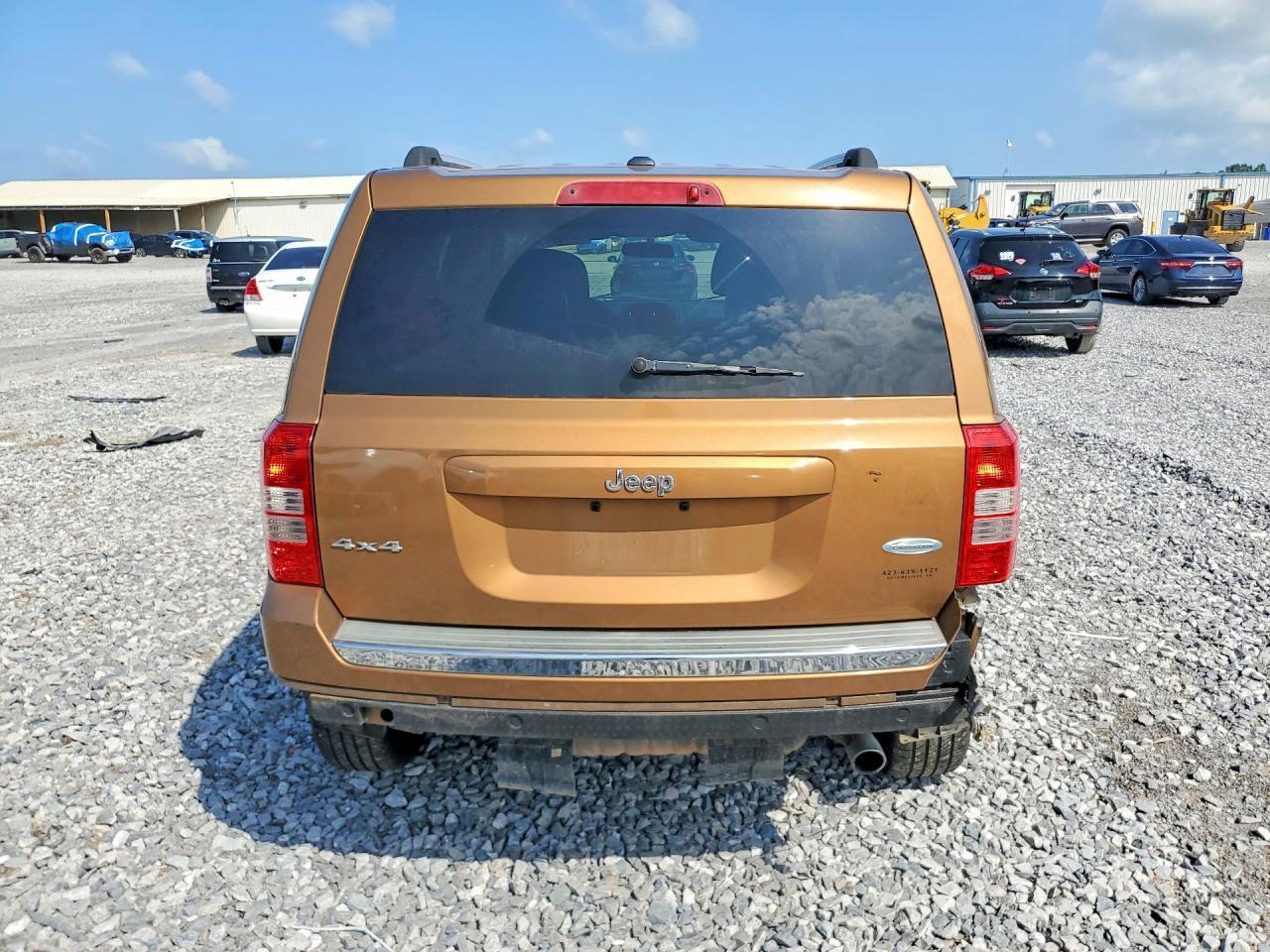 2011 Jeep Patriot Latitude - Фото 6