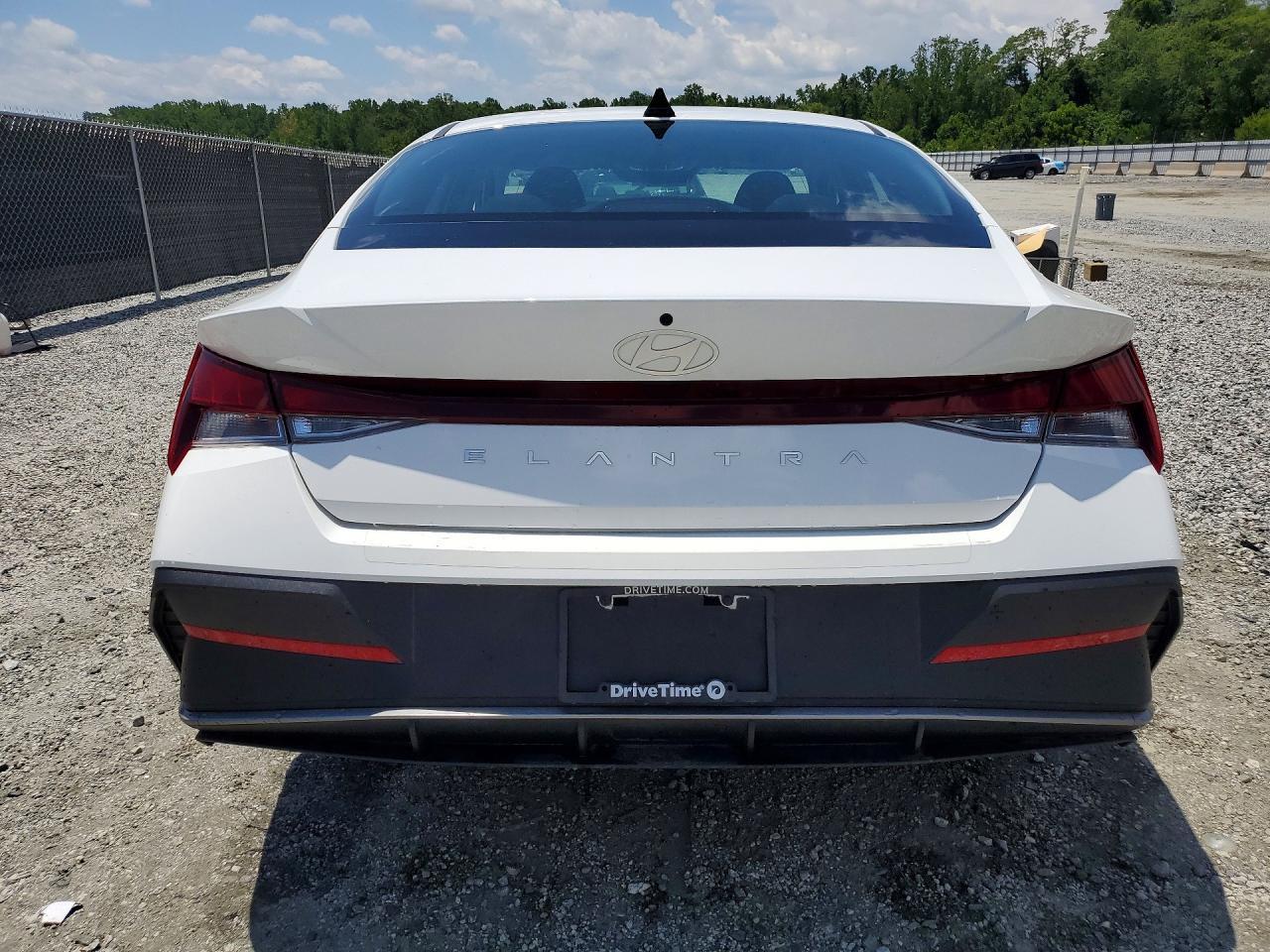 2025 Hyundai Elantra Se - Фото 6