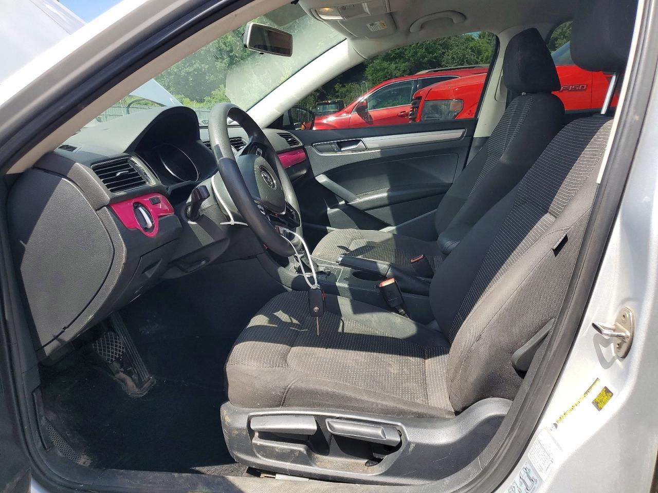 2016 Volkswagen Passat S - Фото 7