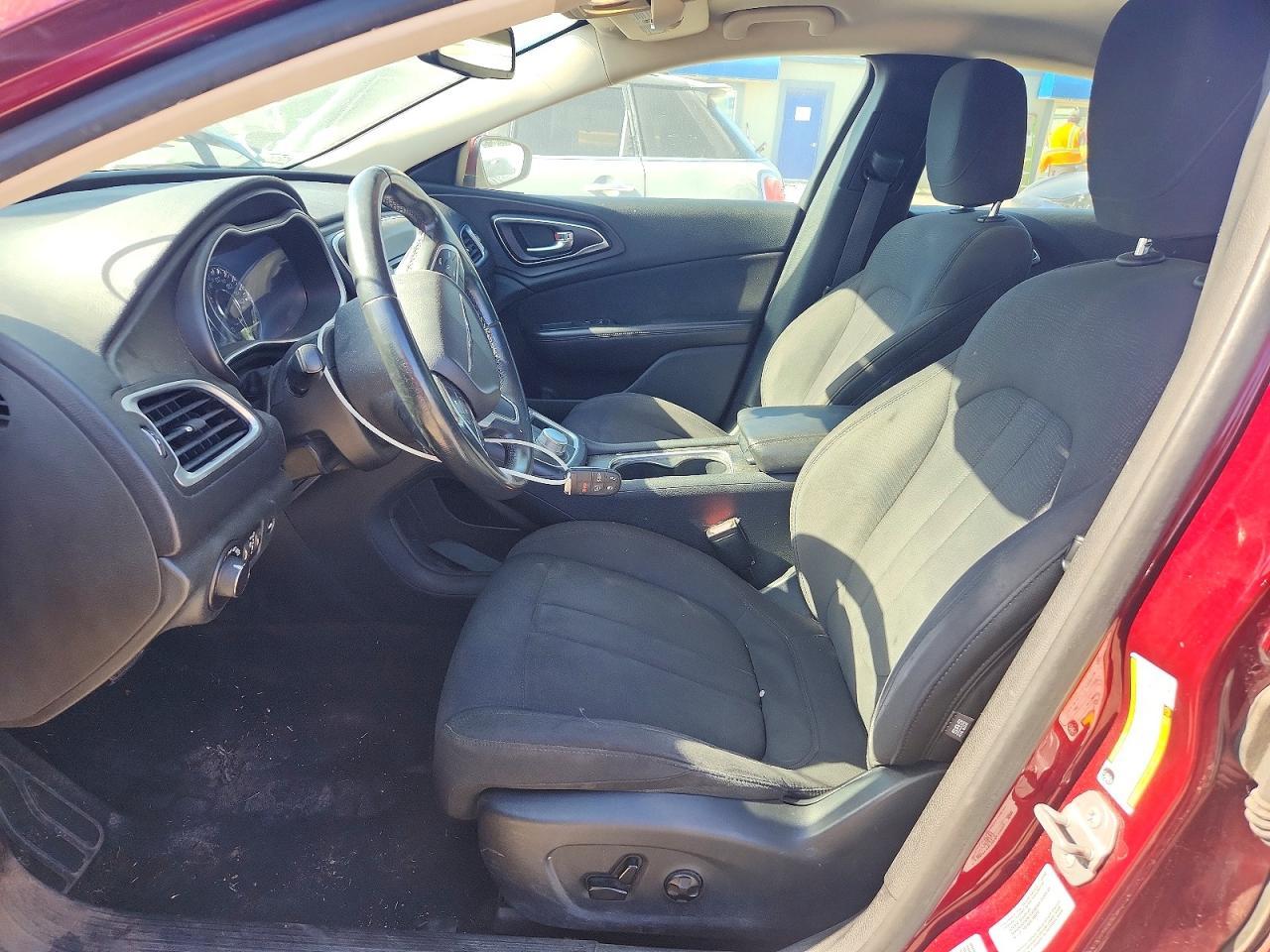 2015 Chrysler 200 Limited - Image 7
