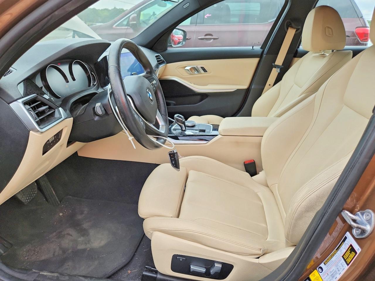2019 BMW 330Xi - Фото 7