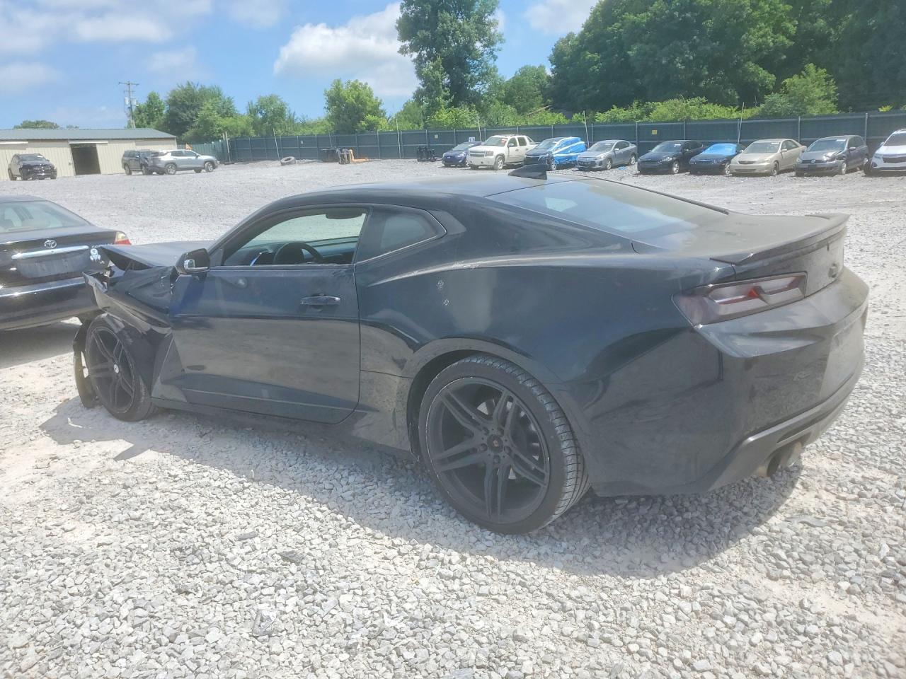2018 Chevrolet Camaro Lt - Image 2