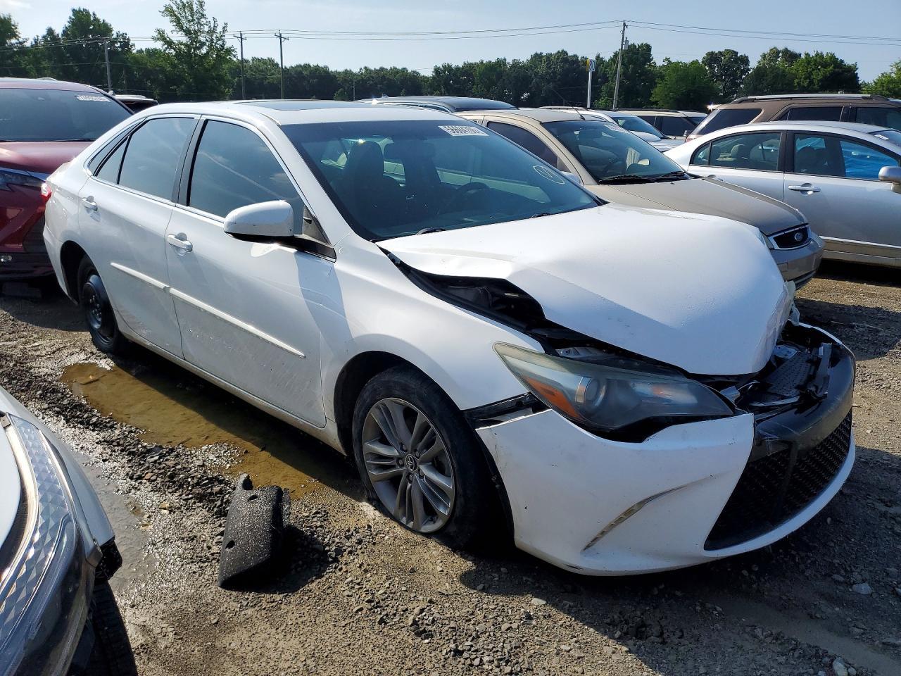 2016 Toyota Camry Se - Фото 4