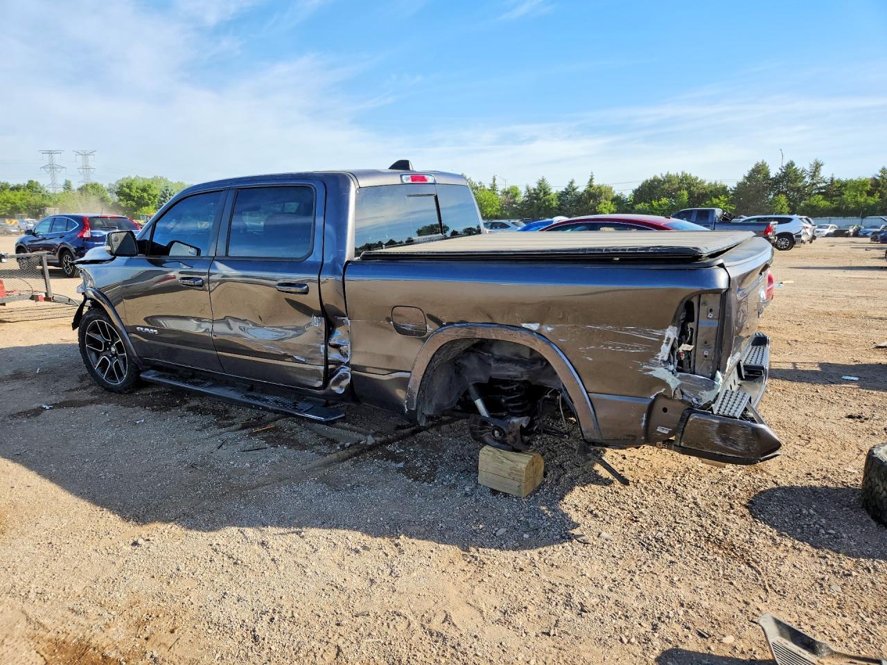 2021 Ram 1500 Laramie - Фото 2